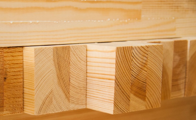 W jaki sposób producent kantówki wykorzystuje doświadczenie pracowników do zapewnienia powtarzalności jakości?